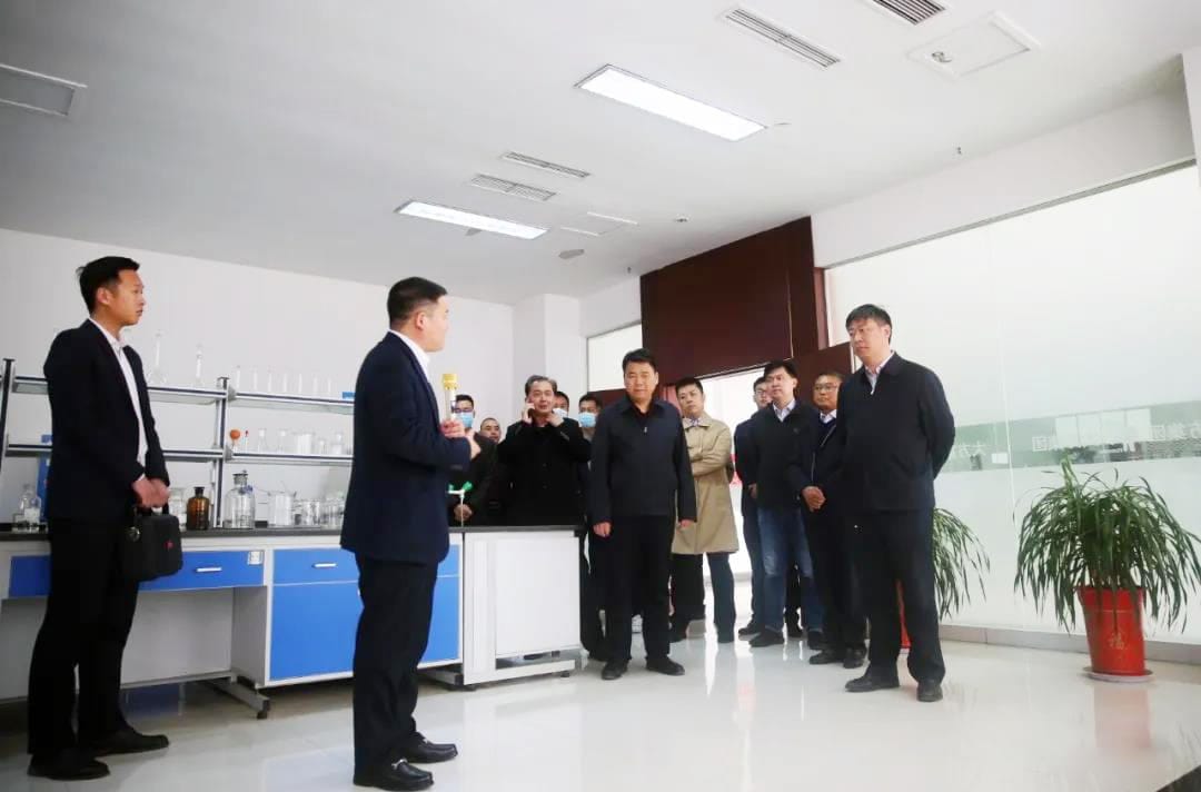 Liu Hui and his entourage surveyed at the Technical Testing Center