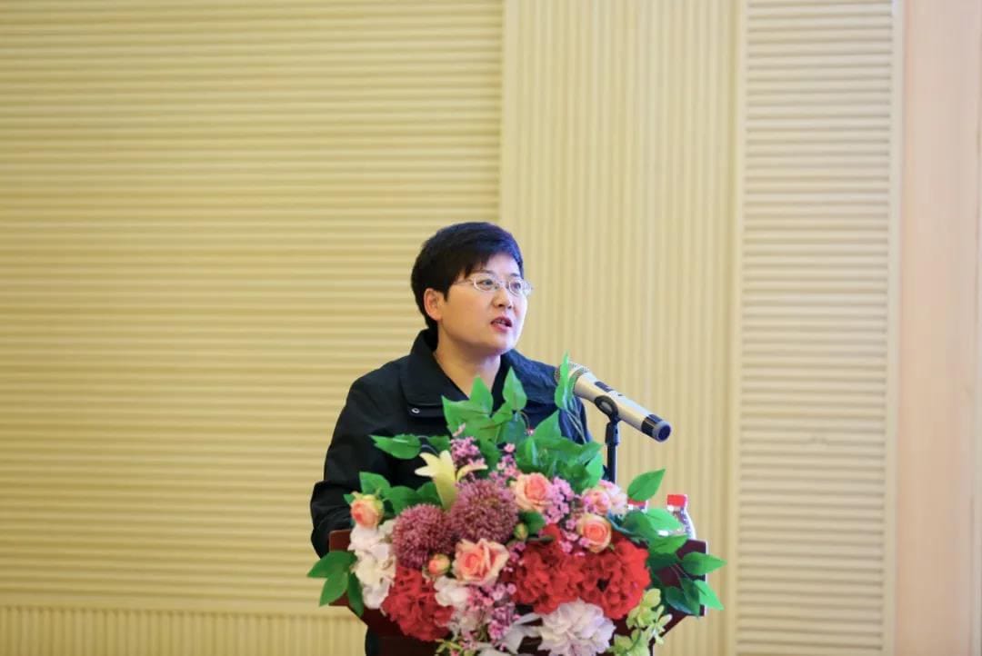 Zhang Honglian deputy dean of Dafang College teaches students