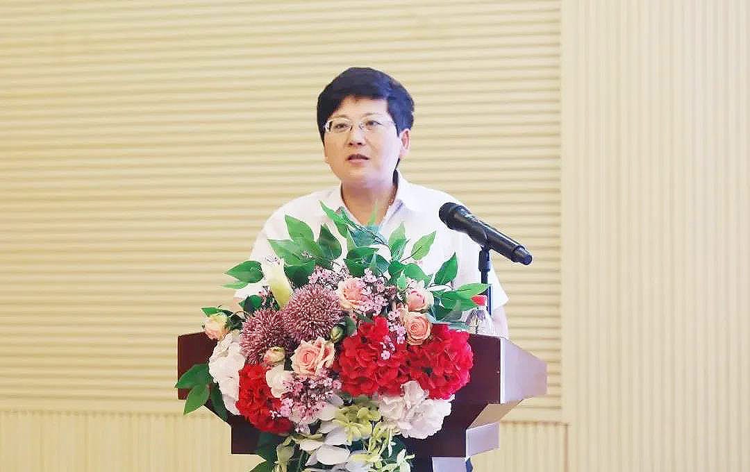 Zhang Honglian Chairman of Dafang Heavy Machinery delivered a speech