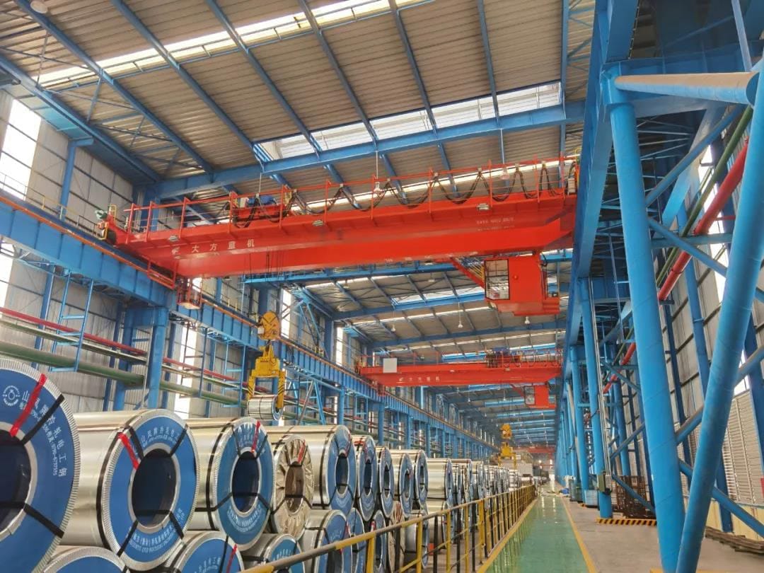 8 QD32t intelligent cranes serving a large steel group in Jiangxi