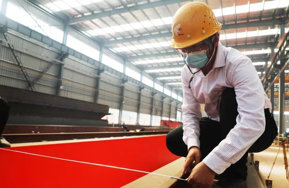 Yang Yongbin conducts daily inspections on site