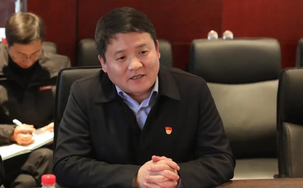 Liu Zijun general manager of Dafang Heavy Equipment gave a speech