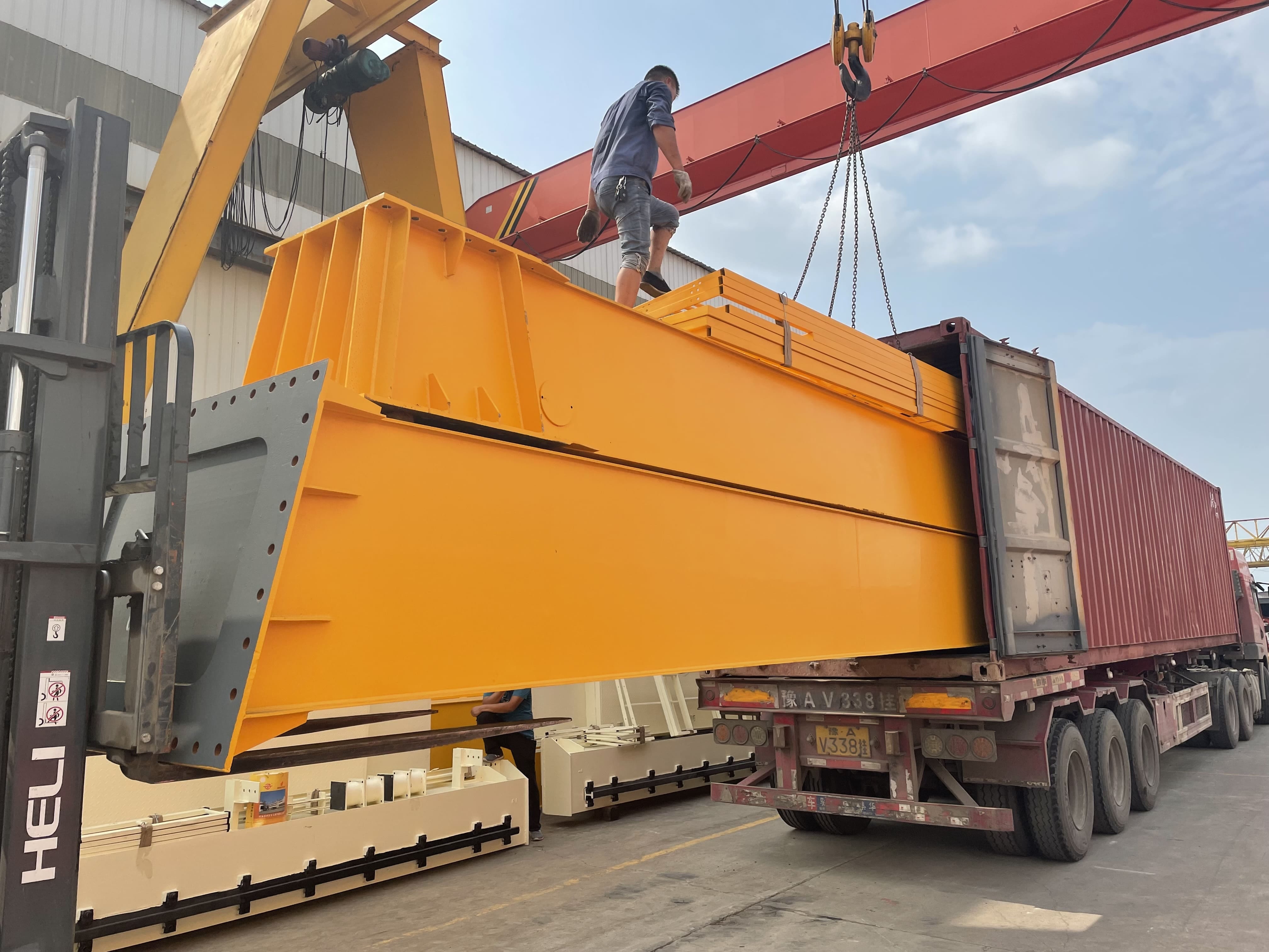 Gantry crane ground beam loading