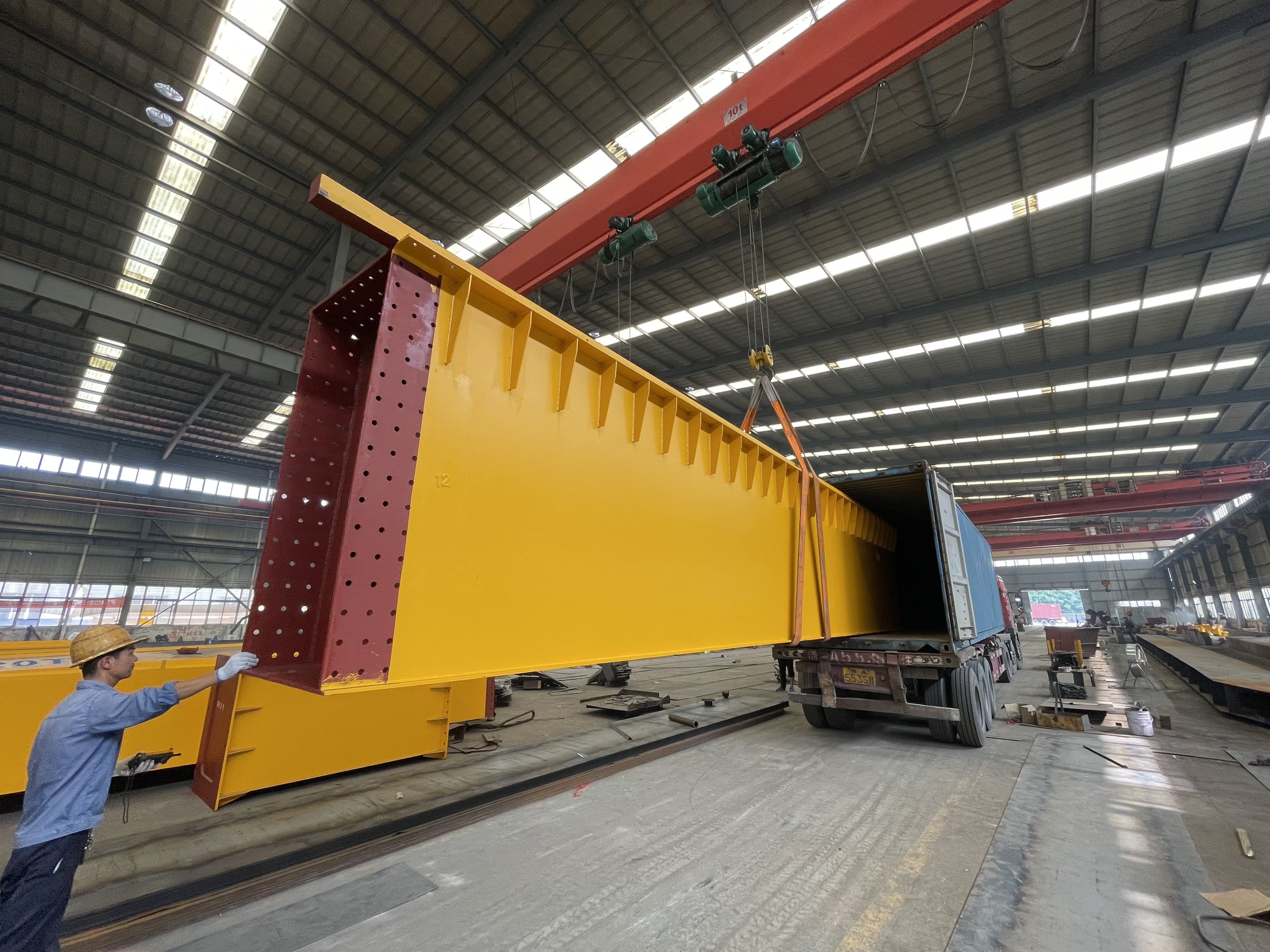 Gantry crane main girder loading1